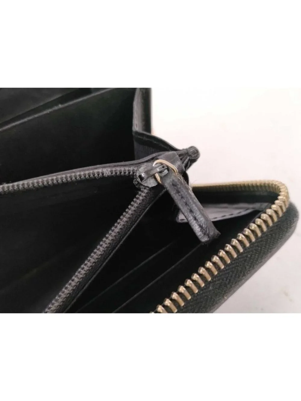 Gucci Wallet Diamante Black Leather GG Pattern Embossed Studs Zip Around Gold